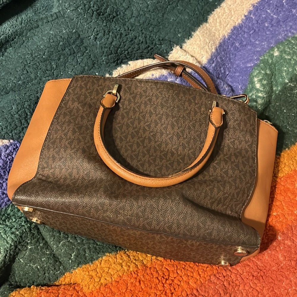 NEEDS WORK, Michael Kors Bag with Detachable Crossbody Strap and Dust Bag - Picture 3 of 15